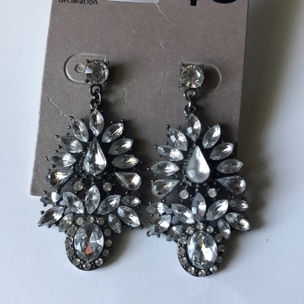 Walmart clear rhinestone earrings - Picture 6 of 7